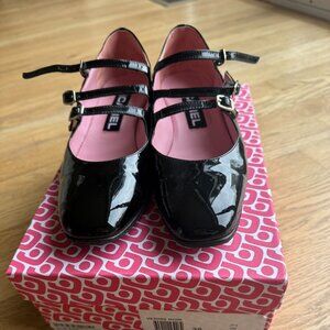 [Mary Janes]  Carel Paris Ariana patent pumps FR38 in Black